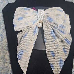 Paparazzi Cream and Blue Floral Bow